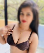 Riya Indian escort in Mumbai